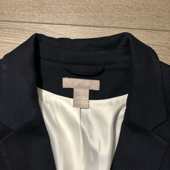 H&M classic dark navy blazer - Picture 2 of 5
